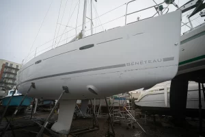 Beneteau 40 Marine Electrician